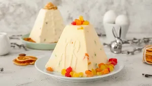 Готовлю творожную пасху с цукатами: нужно только смешать все ингредиенты и убрать в холодильник