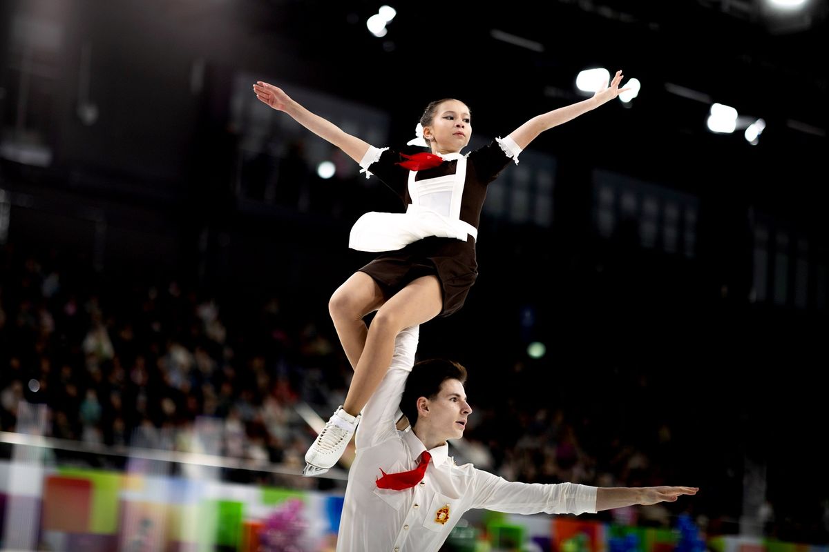 Губки бантиком Щербаковой, синие очки Косторной, Трусова в будоражащем топе. Воссоединение великого трио ТЩК: Фото