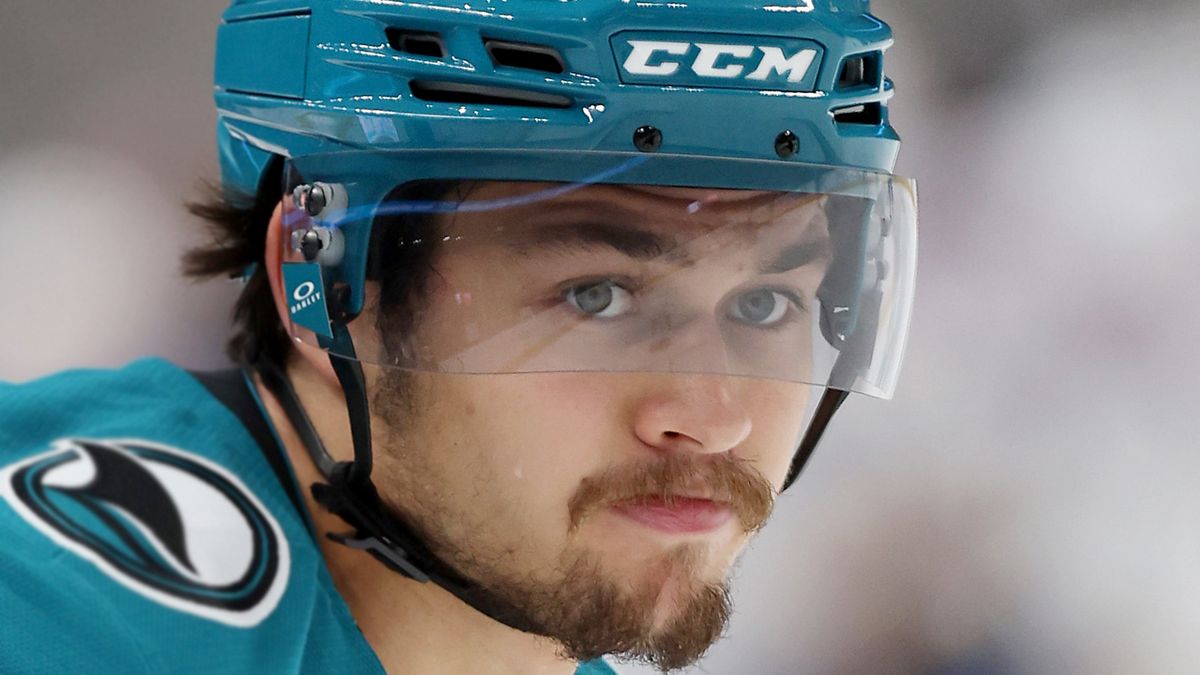 «Колорадо» вызвал Гущина из АХЛ