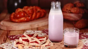 Этот забытый напиток обожали все дети СССР: как приготовить тот самый фруктовый кефир дома?