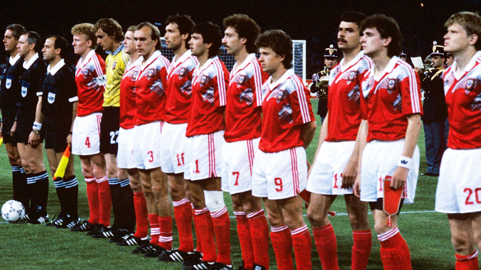 Сборная фрг чм 1990. Сборная фрг 1990. Андреас бреме 1990. Состав сборной по футболу 1990. Состав сборной по футболу 1990.