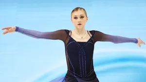 «У нас зарплата в нервных срывах». Фандом Софьи Муравьевой: прийти в фигурку из-за Трусовой, а влюбиться в Соню