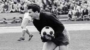 Легендарный футболист Киева установил в СССР вечный рекорд. Среди вратарей ему нет равных и в России