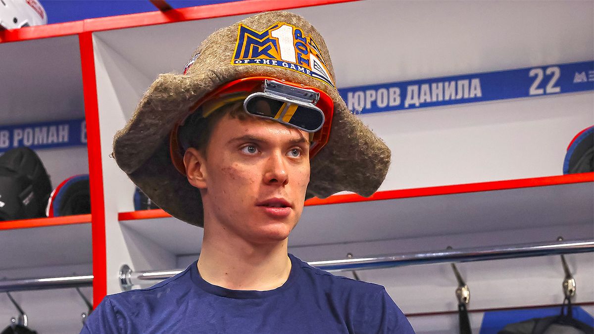 Российский нападающий Юров признан третьей звездой игрового дня в НХЛ