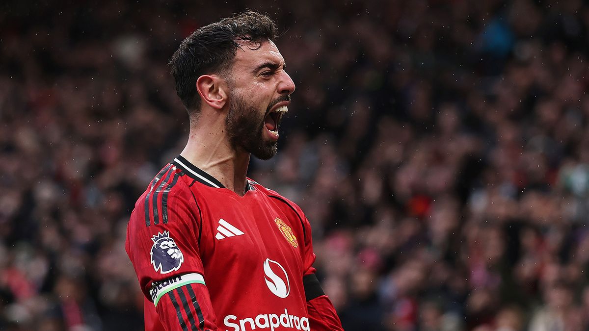 «Манчестер Юнайтед» в большинстве обыграл «Тоттенхэм» и одержал 4-ю победу подряд в АПЛ