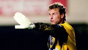 Русского вратаря пытались подкупить в зарубежном чемпионате: как Харин столкнулся с футбольной мафией