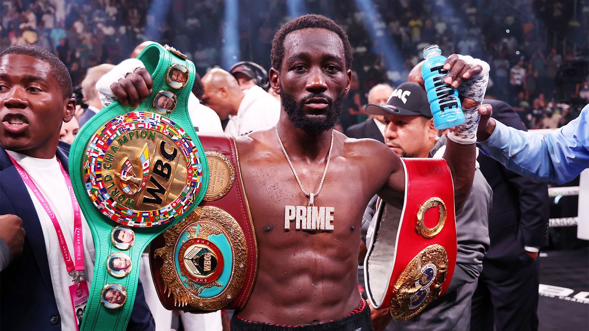 Легендарный Кроуфорд отказался от боя против Дмитрия Бивола: «Пусть остается в своем весе»