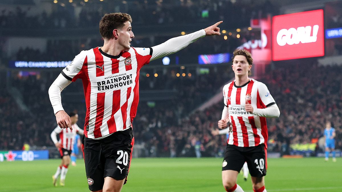 Гол бывшего спартаковца Тиля принес победу «ПСВ» над «Хераклесом»