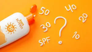 Какой солнцезащитный крем выбрать: сколько SPF должно быть и на что обратить внимание в составе