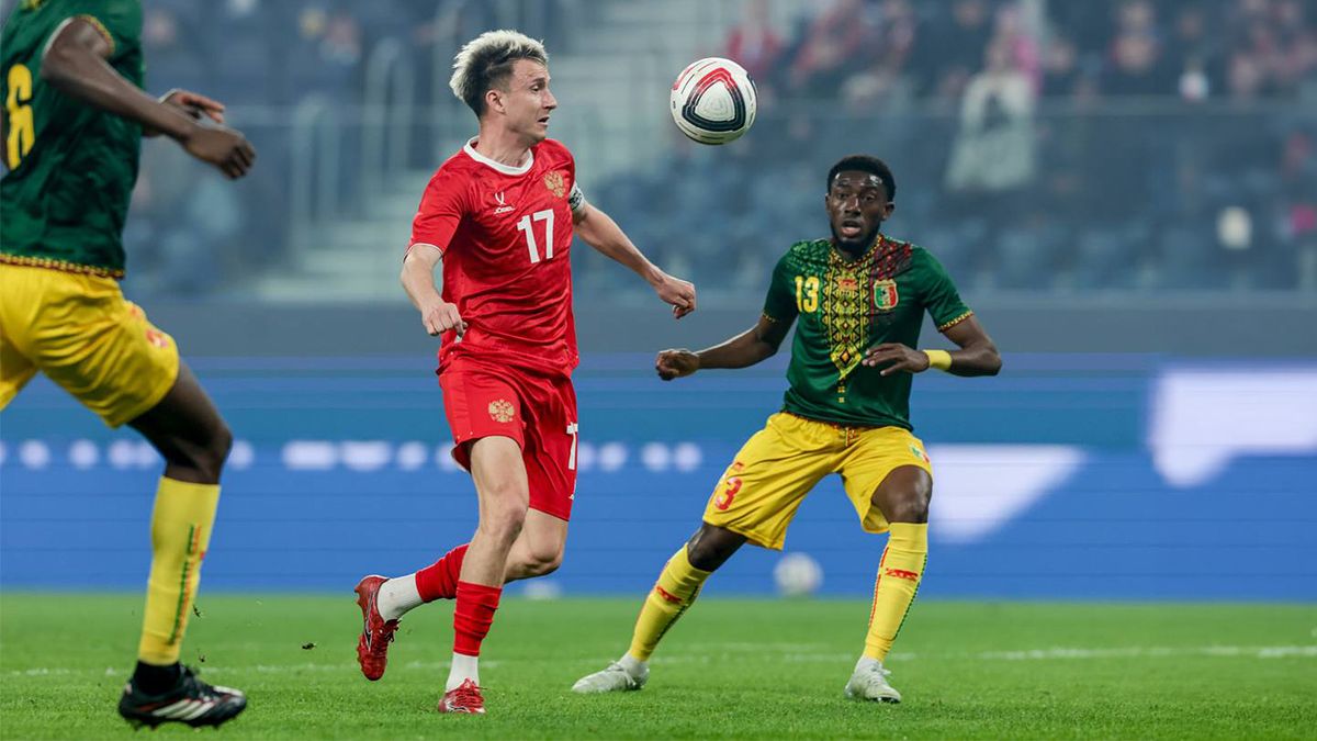 Сборная России сыграла вничью с Мали в Санкт-Петербурге, Обляков не забил пенальти