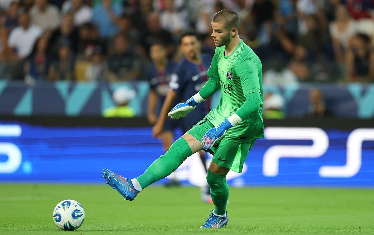 Голкипер «ПСЖ» Шевалье вернулся к тренировкам с командой