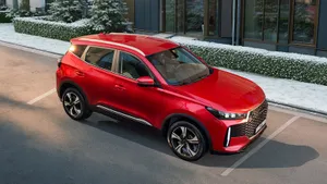 Популярный кроссовер стал доступен с полным приводом: сколько просят за Tenet T4