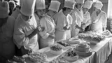 Легендарный торт СССР обязан своим названием… парикмахерской. Кто изобрел «Чародейку» и как ее приготовить дома
