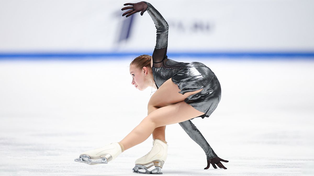 Олимпийская надежда России Петросян приехала в Омск с сюрпризом, но фурор устроила другая ученица Тутберидзе