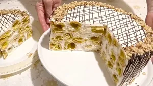 Этот торт СССР из 80-х — один из популярнейших домашних десертов до сих пор: нашли рецепт «Дамских пальчиков»