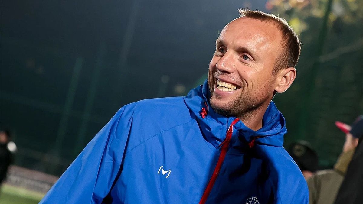 Видео: арбитр получил желтую карточку в прощальном матче Дениса Глушакова