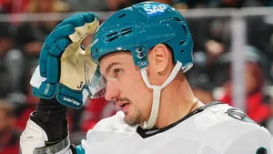 Такого не было целых 18 лет! Друг Овечкина повторил рекорд клуба-неудачника из США — Орлов стал лидером «Сан-Хосе»