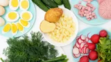 Самую вкусную окрошку готовят не на кефире и не на квасе: попробуйте этот рецепт 