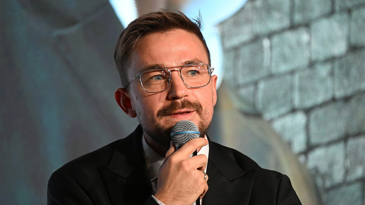 Как только вижу рожу Петрова, сразу выключаю. От Кологривого уже начинает подташнивать: экс-президент Спартака