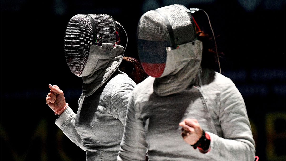Ради россиян у Эстонии отняли чемпионат Европы. Но пока наши фехтовальщики будут без флага и гимна