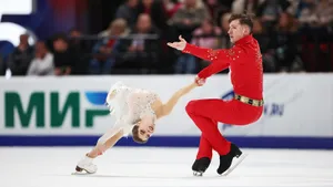 Звезды русской фигурки ругаются у всех на глазах: «Думай, хочешь дальше позориться?» Это не первый их срыв в сезоне