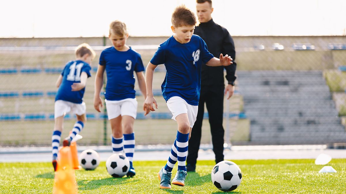 «Тренер сказал: «Понюхай бутсы. Бразилией пахнет». Силач-рекордсмен Вовк о том, как начинал карьеру в футболе