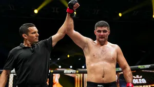 Ученик Федора Емельяненко закрыл болезненное поражение в PFL. Попов побил Уильямса и вышел в полуфинал Гран-при