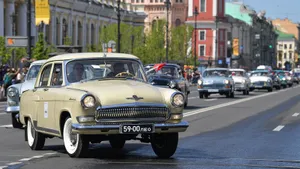 Инженеры в СССР украли идею «Волги» у американцев? На какое авто похожа легендарная советская машина