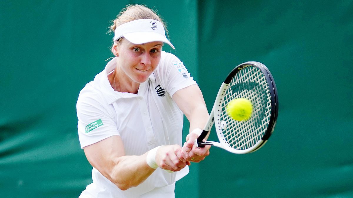 Самсонова вышла в четвертьфинал турнира в Абу-Даби