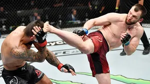 Российский боец Салихов выиграл 4-й бой в UFC. В Китае его назвали «телохранителем Путина»