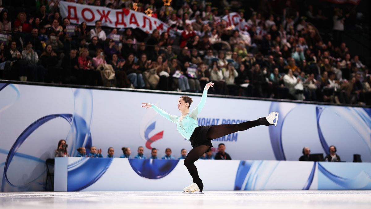 Валиева триумфально вернулась на соревнования, но ее фанаты никого не уважают. Зачем было так делать