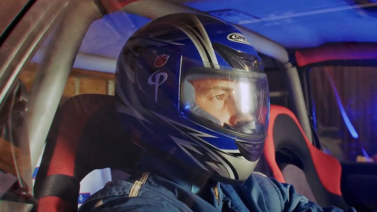 Нетфуллин предстал в роли гонщика: «Факел» выпустил адреналиновое промо к матчу с «Уралом»