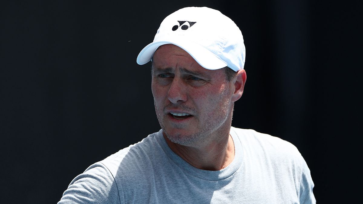 44-летний Ллейтон Хьюитт в паре со своим сыном разгромил соперников на старте турнира в Сиднее