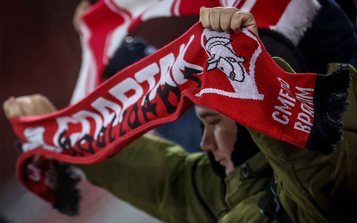 Видео: фанаты «Спартака» толпой избили болельщика ЦСКА после дерби, несмотря на Fan ID