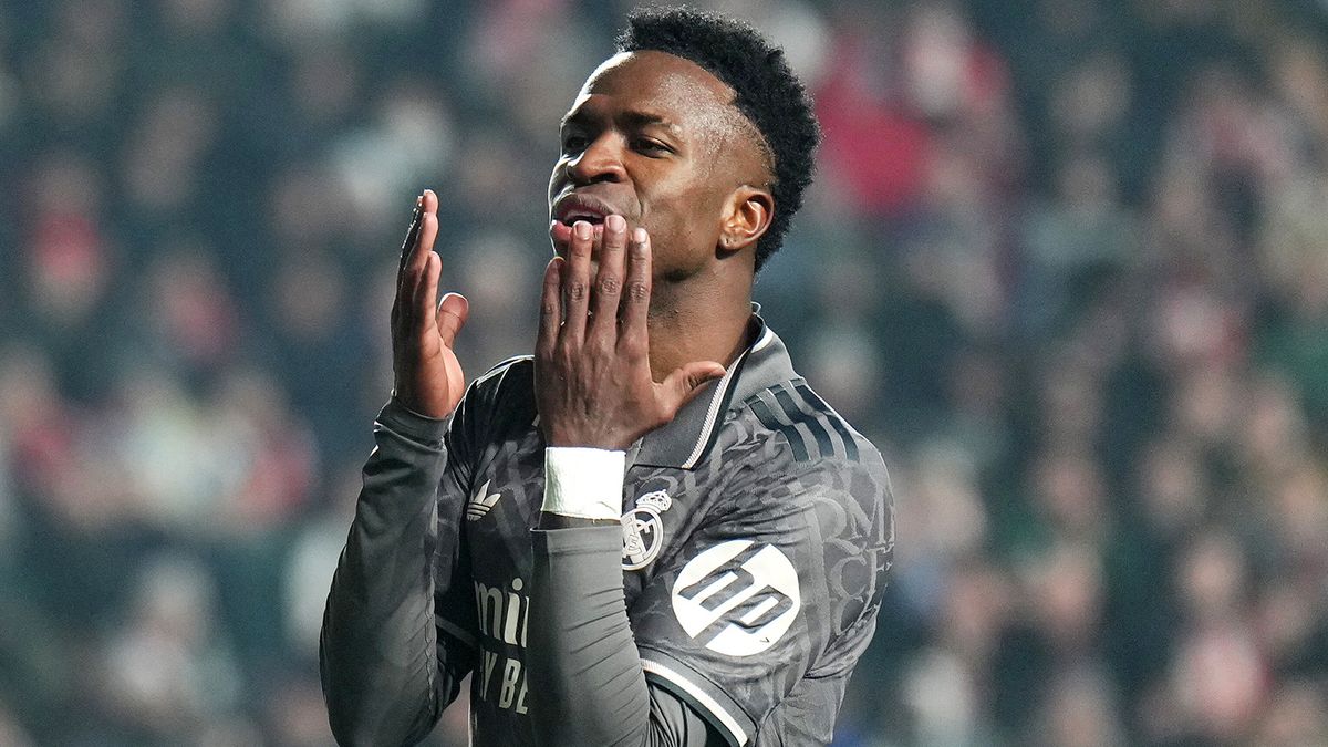 Кроос поддержал Винисиуса, разгневавшегося на Хаби Алонсо во время замены в эль-класико