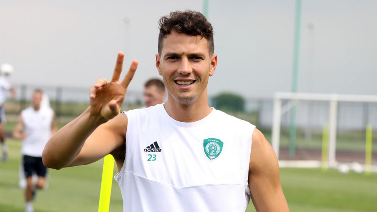 Почему клуб РПЛ взял травматичного экс-футболиста сборной России? Спросили о Швеце директора «Рубина»