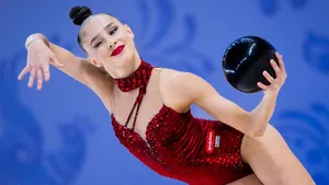 Надежда Кабаевой выиграла золото в борьбе с олимпийской чемпионкой. Борисова громко заявила о себе на Кубке мира