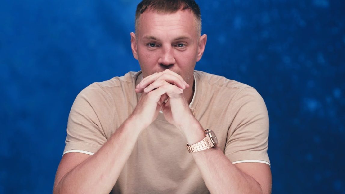 Этот поступок Федуна стал последней каплей для Дзюбы: в тот же день футболист дал согласие на переход в «Зенит»