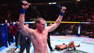 Русского гиганта «ограбили» в UFC. Волков бил и валял француза, но судьи украли победу под свист трибун