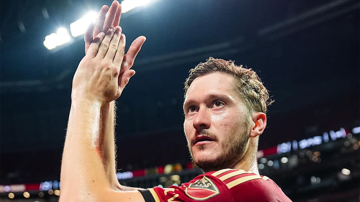 «Перуанцы были удивлены». Миранчук — о «Газпром Арене»