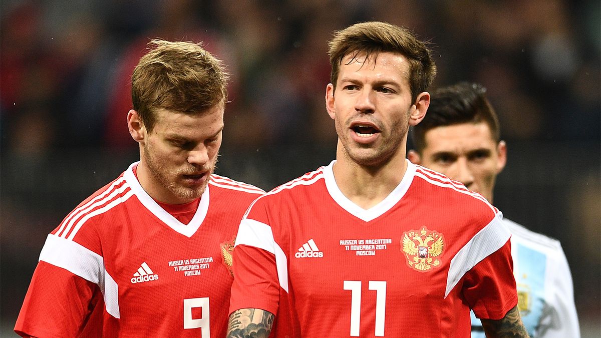 Черчесов ответил, могут ли Кокорин и Смолов перейти в «Ахмат»