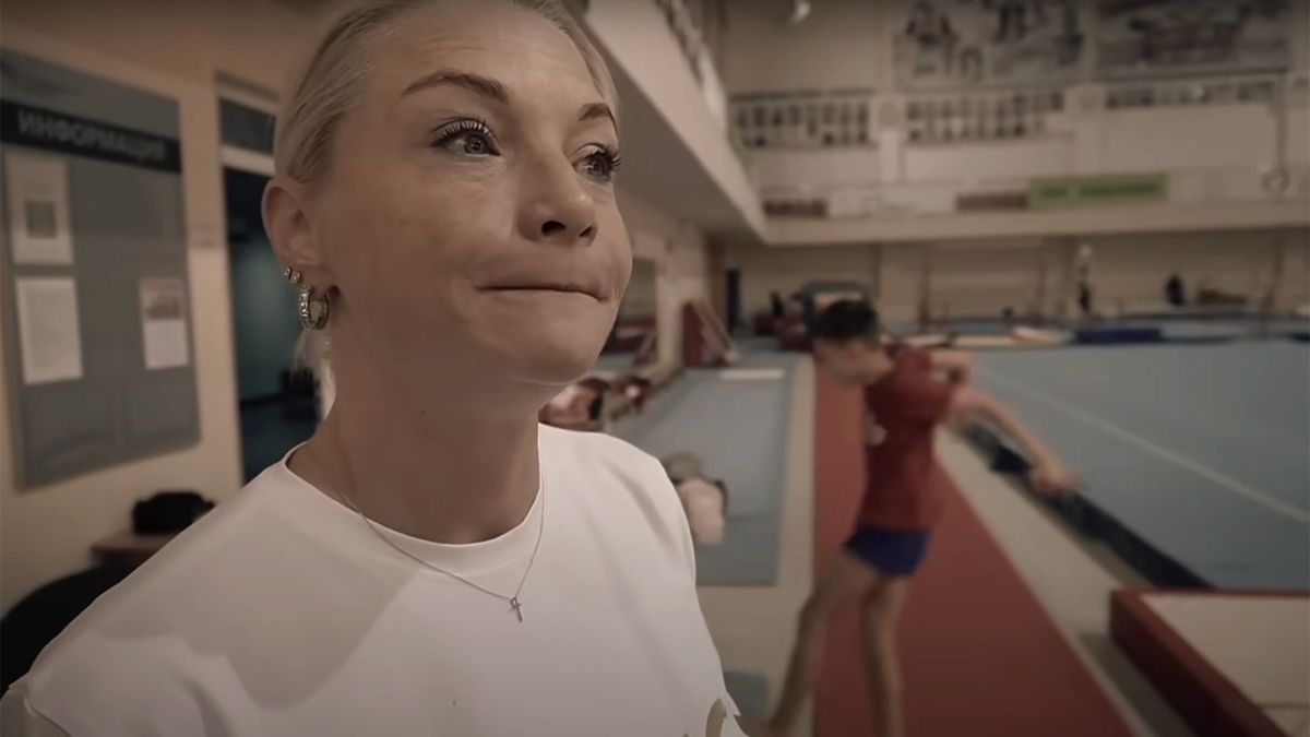 Люди возмущаются повышением цен. Говорят: Да когда ж они наедятся! Сестра Хоркиной про спорткомплекс ее имени