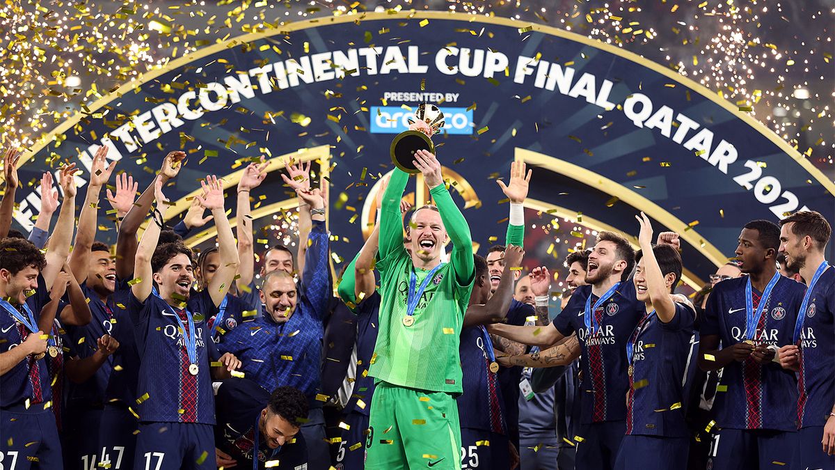 Сафонову посвятили песню во Франции, поблагодарив за трофей Межконтинентального Кубка