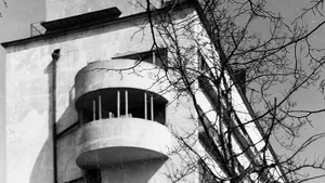 Это необычное здание в СССР считалось уникальным: таких необычных домов в Москве не строили ни до, ни после