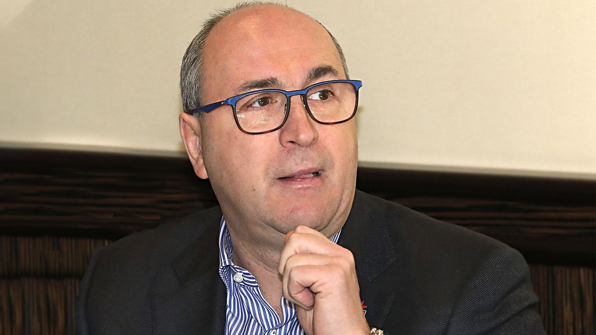 Есмантович надеется, что ЦСКА подпишет Привалова: «Оцениваю его как выдающегося хоккеиста. У него светлое будущее»