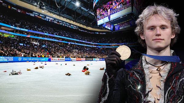 В США снова полюбили фигурку — огромная арена заполнялась каждый день ЧМ. Как это повлияет на россиян
