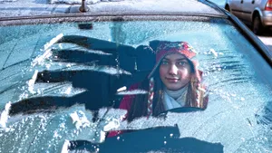 Как предотвратить обледенение лобового стекла: самый действенный способ