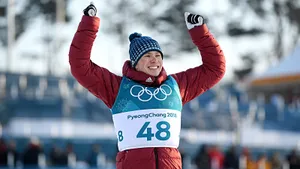 Русский лыжник сенсационно выиграл первую за 30 лет олимпийскую медаль в разделке. Посвятил отцу