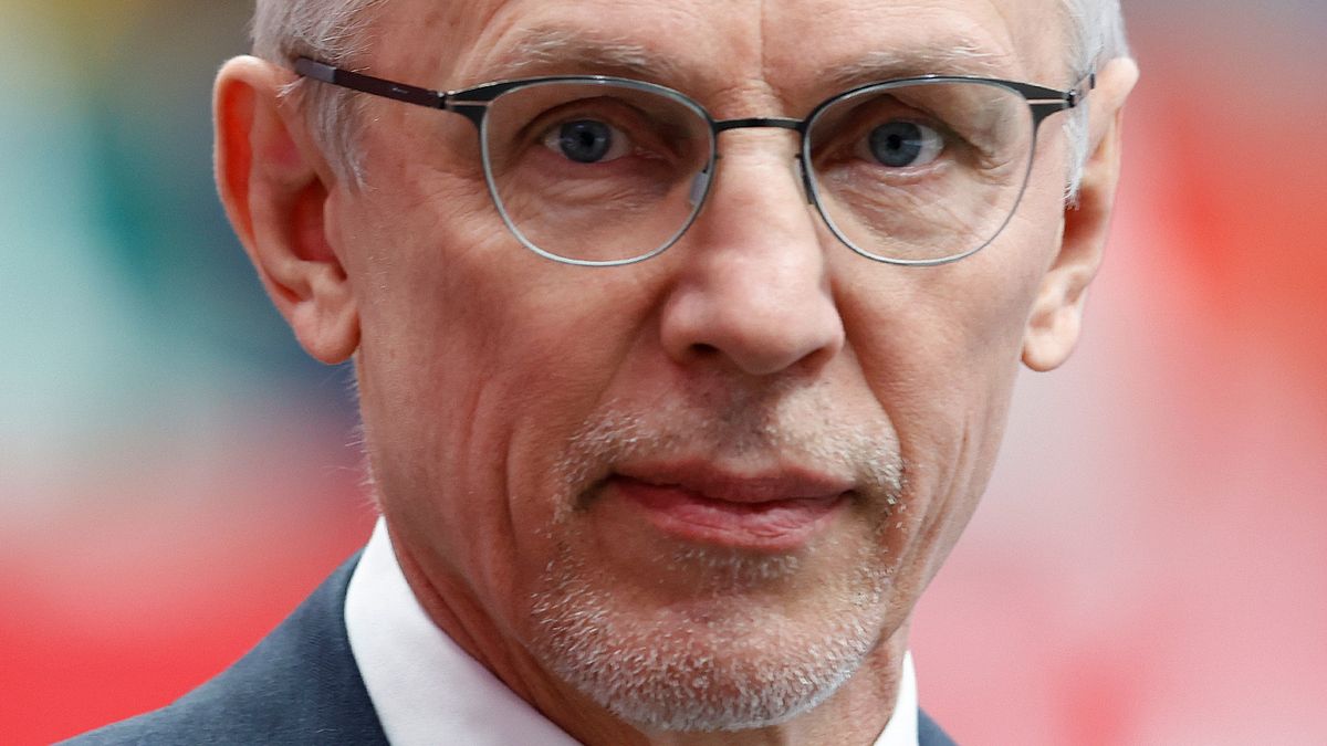 Ларионов пожаловался на качество льда в Сочи