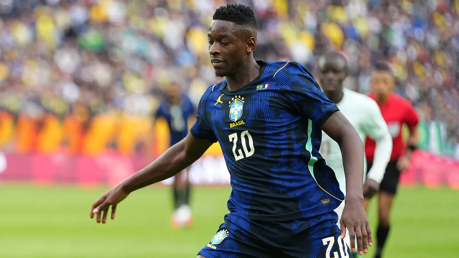 Луис Энрике в игре за сборную